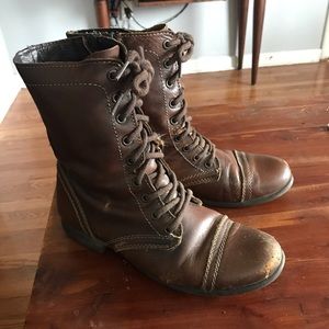 Preloved Steve Madden Troppa Boot
